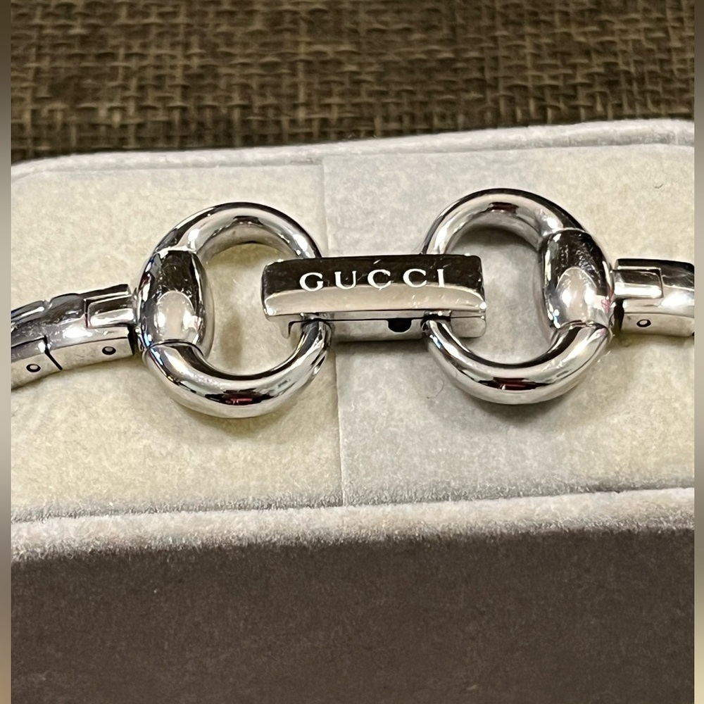 GUCCI PRE-LOVED AUTHENTIC ‘TORNABUONI’ 119 SST BRACELET 4 DIAMONDS WATCH - Picture 9 of 17